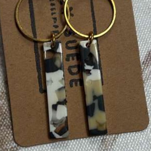 Tortoiseshell Acetate Bar Dangle Hoop Earrings Gold Accents - Picture 3 of 3